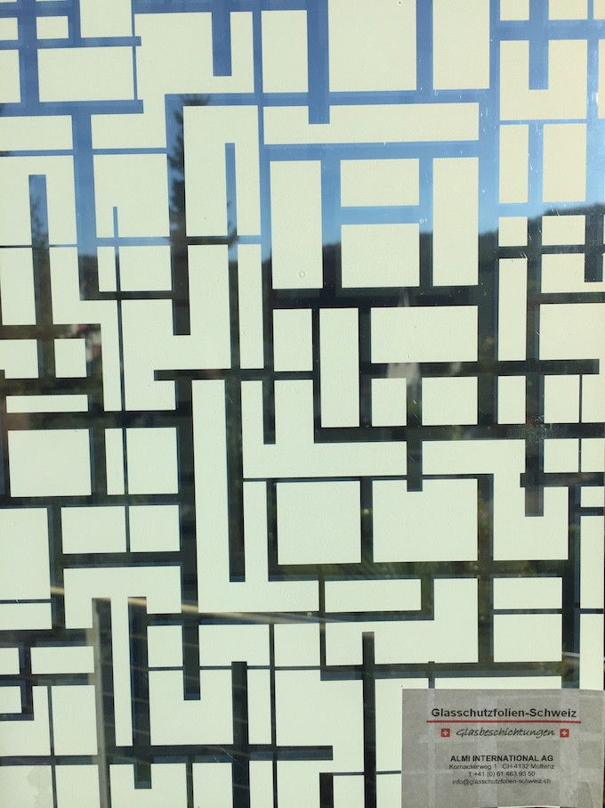 Dacorum: Architektonische weisse Formen. – Bild 2